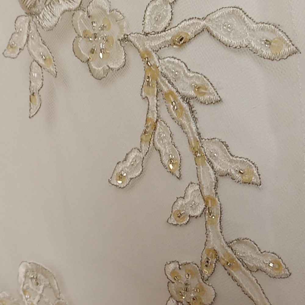 SOLD Forever yours size 4 wedding gown - Picture 11 of 11